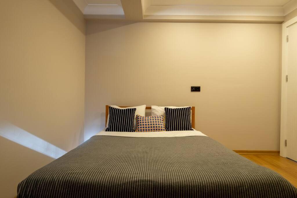 Bosphorus View With 2 Bedrooms *
